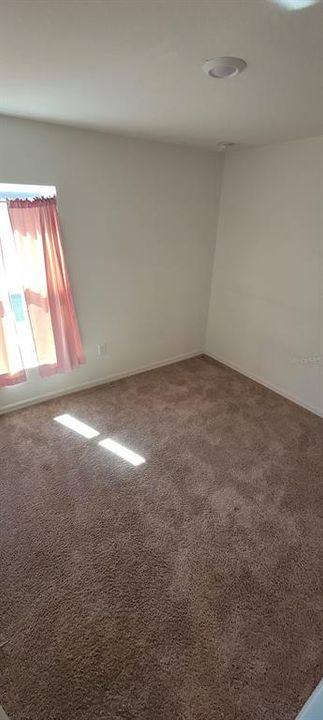 For Rent: $2,075 (4 beds, 2 baths, 1869 Square Feet)