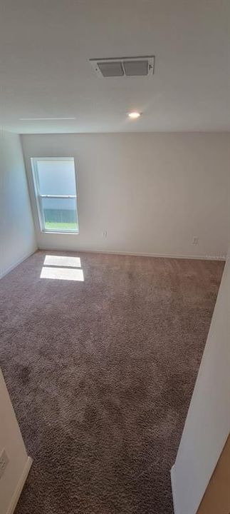 For Rent: $2,075 (4 beds, 2 baths, 1869 Square Feet)