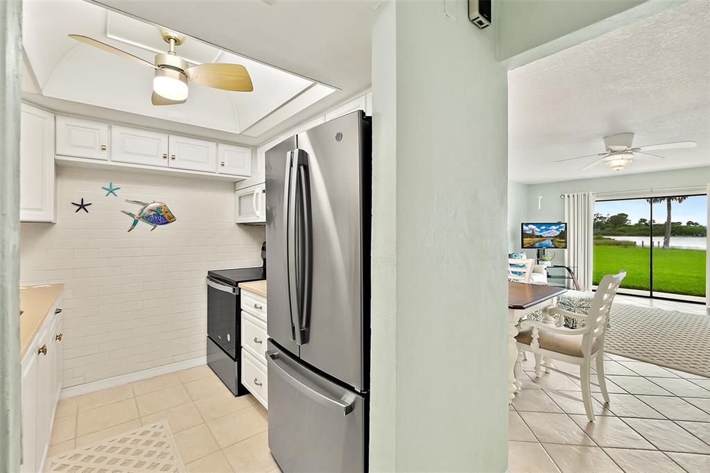 For Sale: $269,900 (2 beds, 2 baths, 1184 Square Feet)