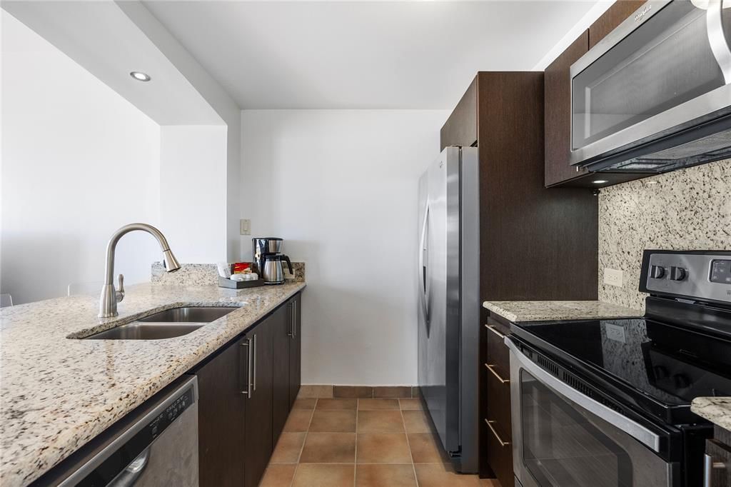 For Sale: $1,150,000 (1 beds, 1 baths, 1738 Square Feet)