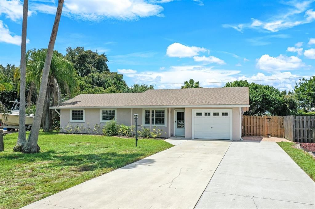 Recently Sold: $425,000 (3 beds, 2 baths, 1148 Square Feet)