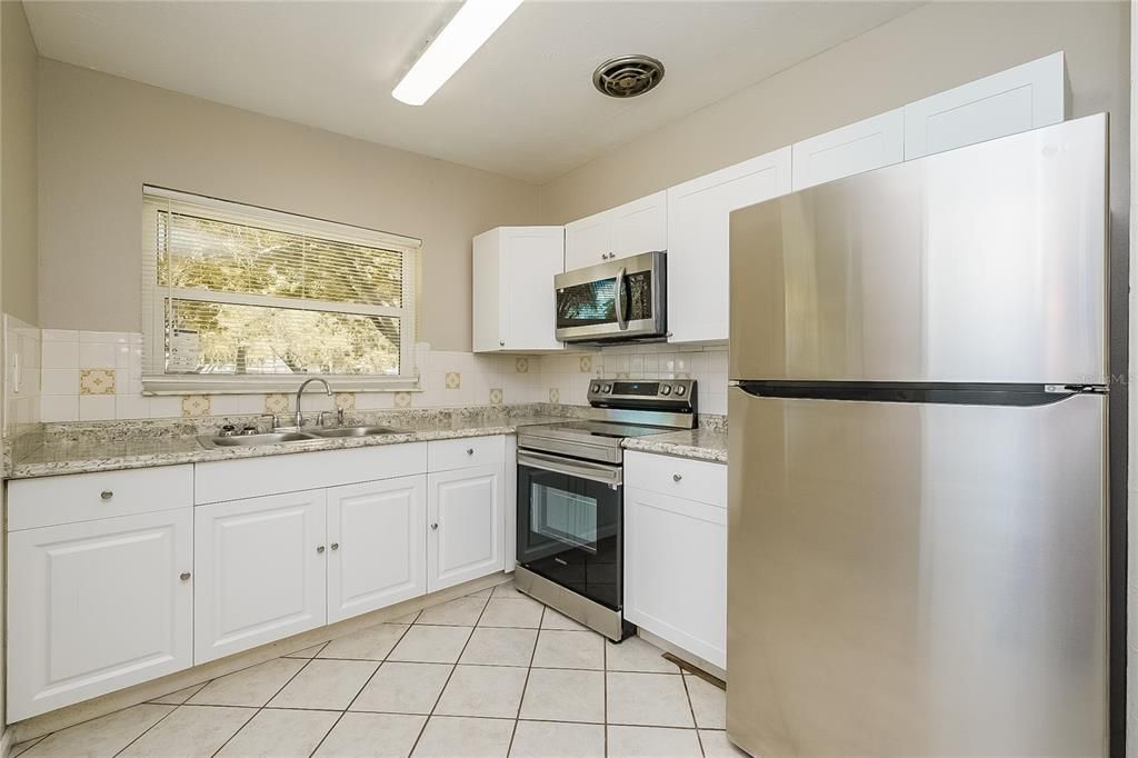 Active With Contract: $264,000 (2 beds, 1 baths, 1042 Square Feet)