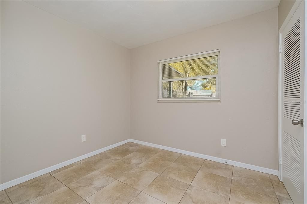 Active With Contract: $264,000 (2 beds, 1 baths, 1042 Square Feet)