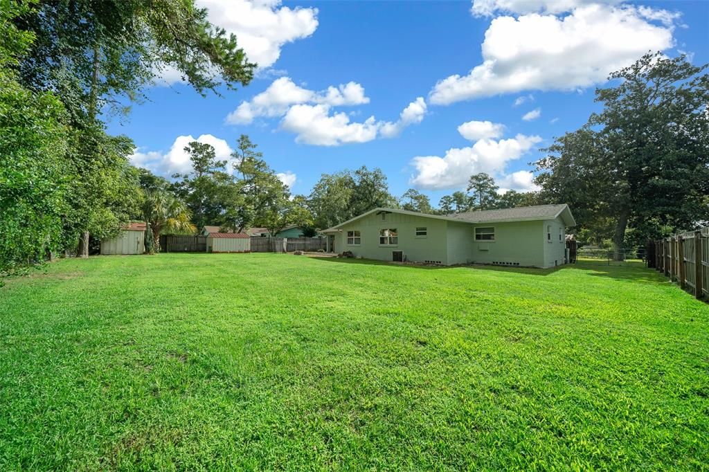 Active With Contract: $235,900 (3 beds, 2 baths, 1826 Square Feet)