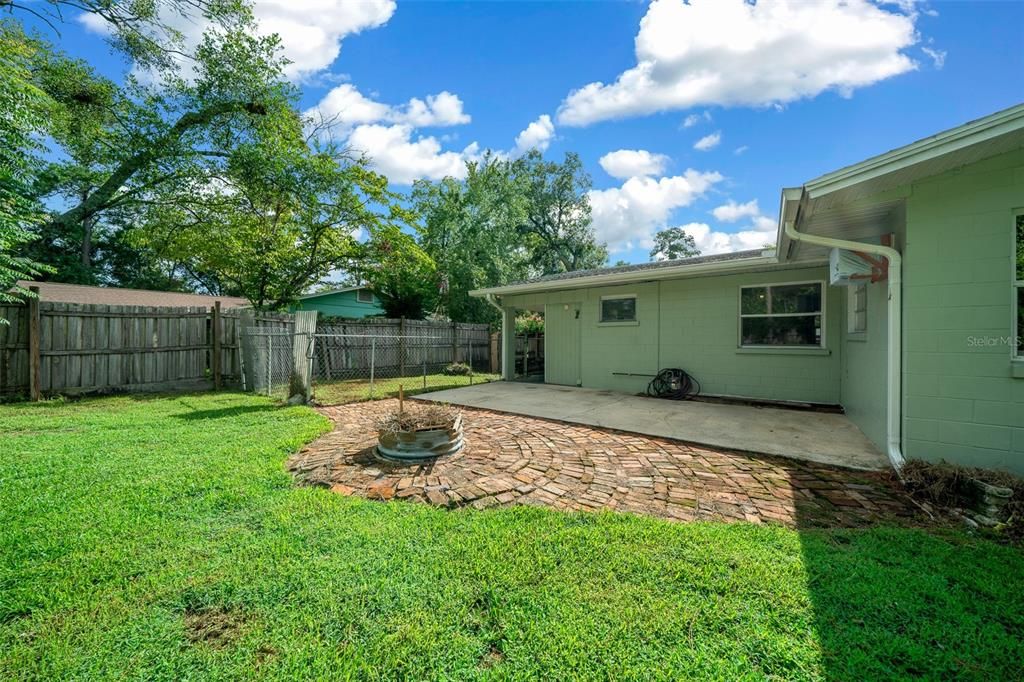 Active With Contract: $235,900 (3 beds, 2 baths, 1826 Square Feet)