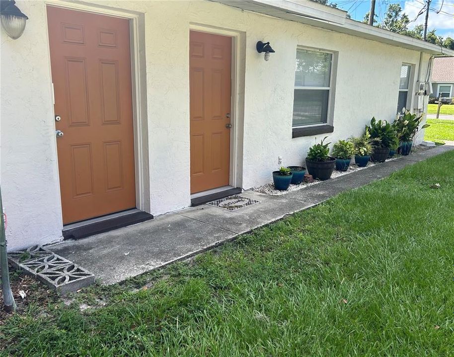 Recently Rented: $1,375 (2 beds, 1 baths, 850 Square Feet)