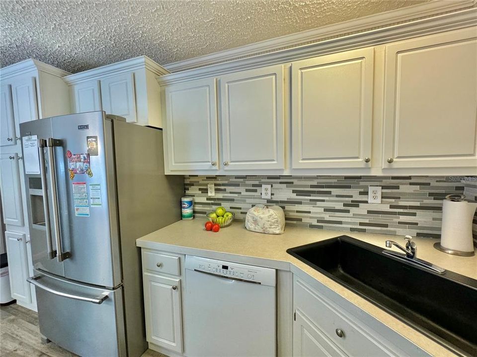 For Sale: $304,900 (2 beds, 2 baths, 1296 Square Feet)