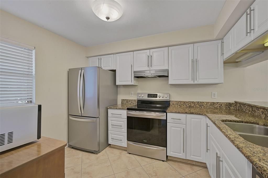 For Sale: $265,000 (2 beds, 2 baths, 1092 Square Feet)