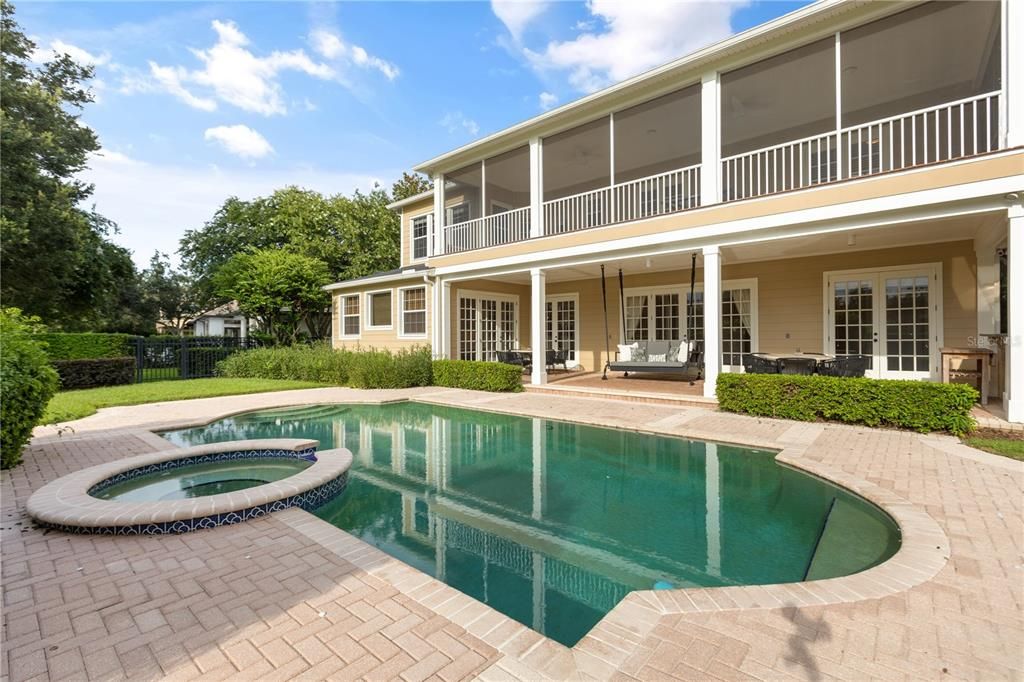 Fabulous Screened Balcony is priceless!