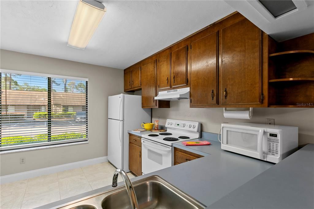 For Sale: $219,500 (2 beds, 2 baths, 1180 Square Feet)