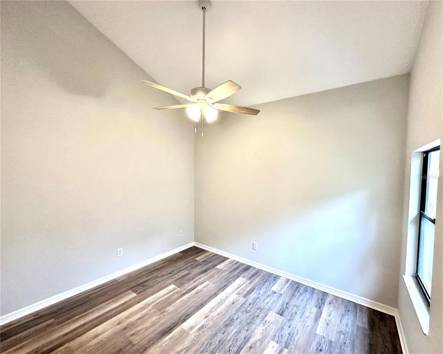 For Sale: $172,000 (2 beds, 2 baths, 1070 Square Feet)