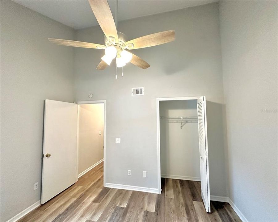 For Sale: $172,000 (2 beds, 2 baths, 1070 Square Feet)