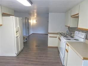 For Sale: $124,900 (2 beds, 1 baths, 720 Square Feet)