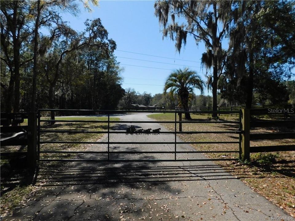 For Sale: $615,000 (4 beds, 2 baths, 3287 Square Feet)