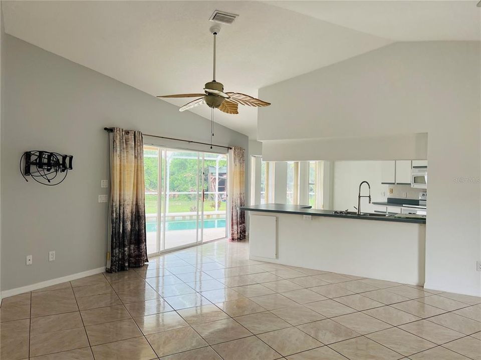 Active With Contract: $2,200 (3 beds, 2 baths, 1464 Square Feet)