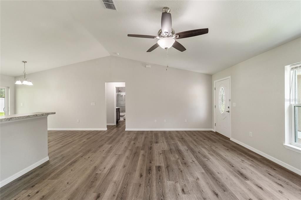 Active With Contract: $264,900 (3 beds, 2 baths, 1352 Square Feet)