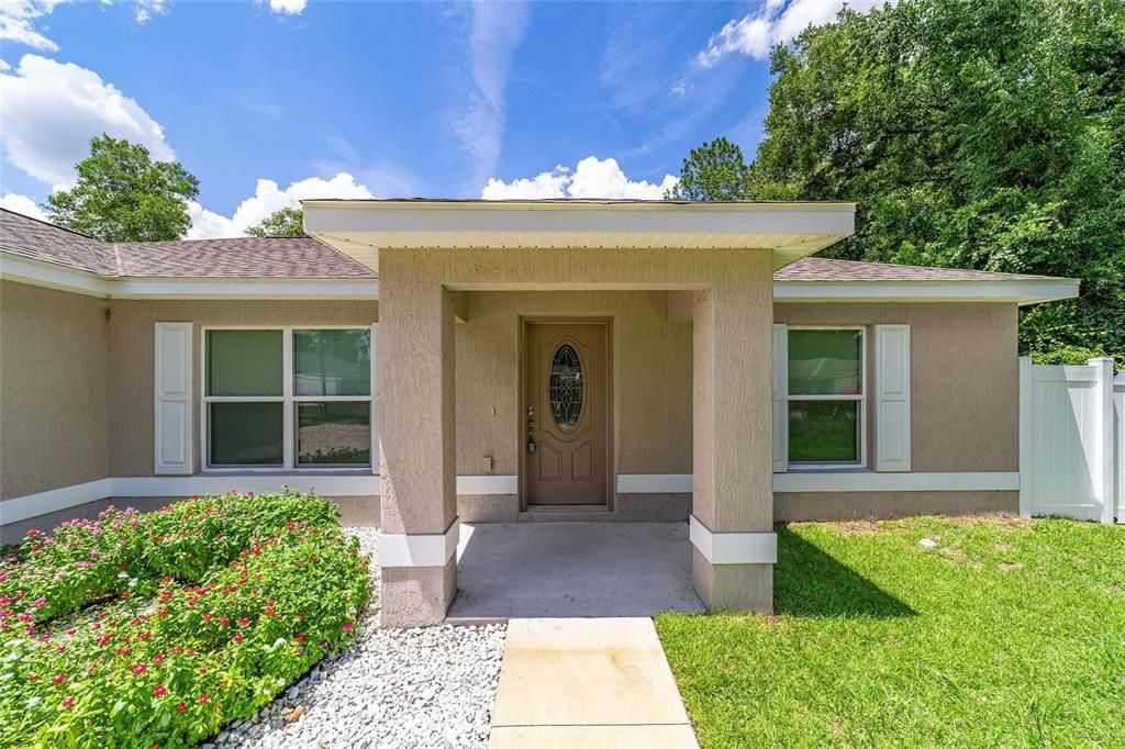 Active With Contract: $264,900 (3 beds, 2 baths, 1352 Square Feet)