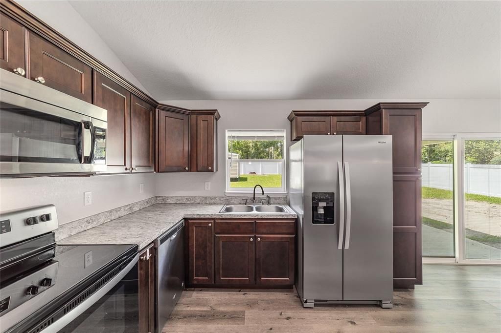 Active With Contract: $264,900 (3 beds, 2 baths, 1352 Square Feet)