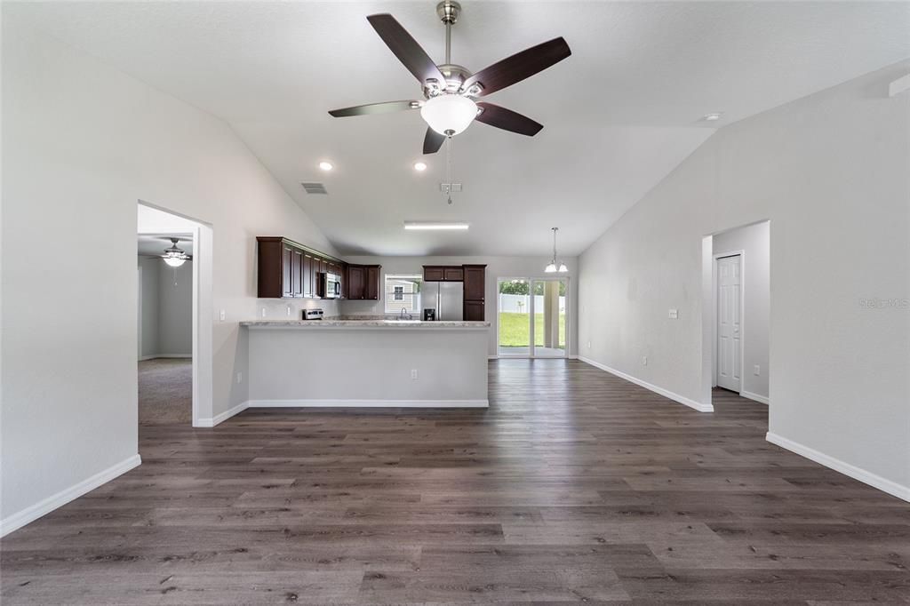 Active With Contract: $264,900 (3 beds, 2 baths, 1352 Square Feet)