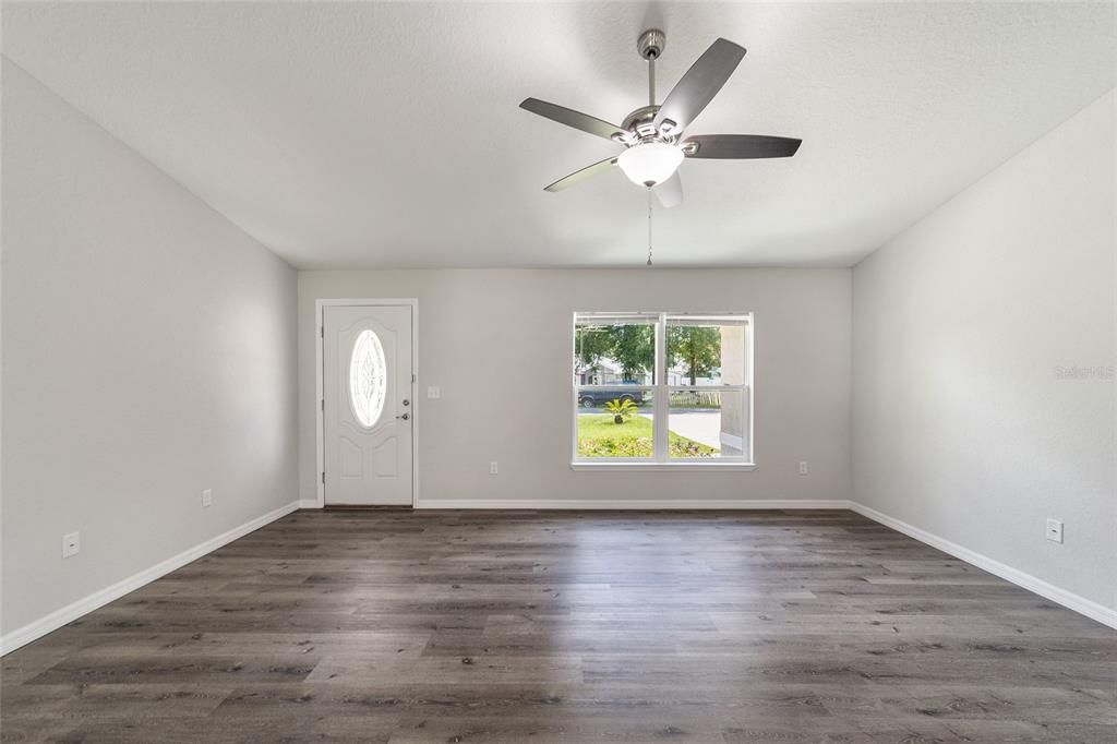 Active With Contract: $264,900 (3 beds, 2 baths, 1352 Square Feet)