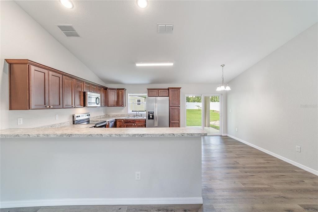 Active With Contract: $264,900 (3 beds, 2 baths, 1352 Square Feet)