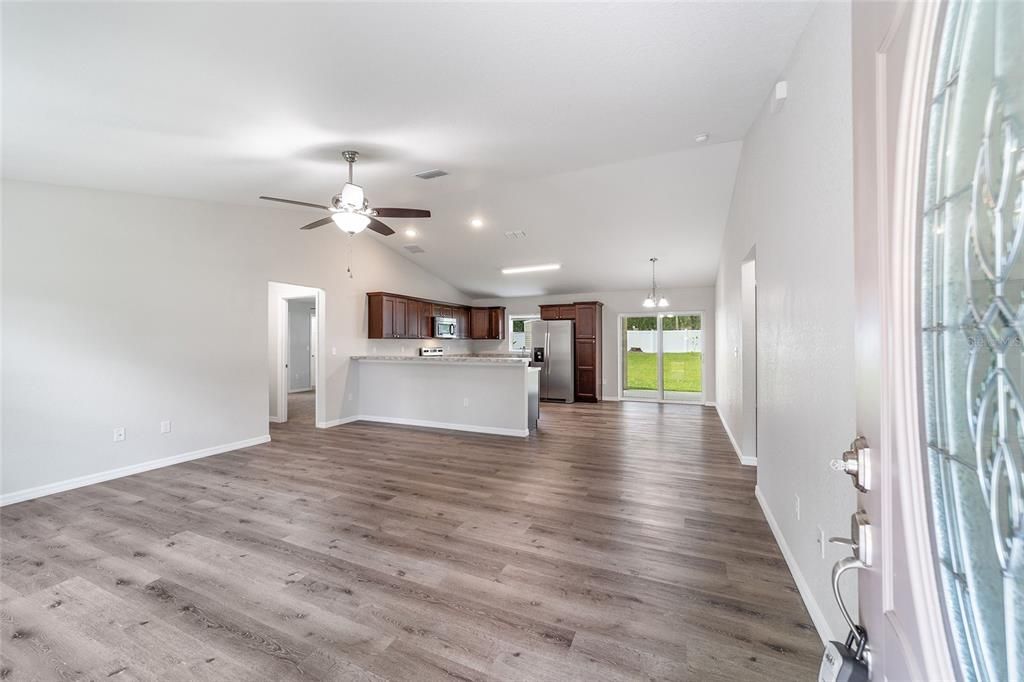 Active With Contract: $264,900 (3 beds, 2 baths, 1352 Square Feet)