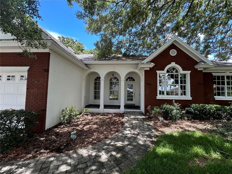 Active With Contract: $397,500 (3 beds, 2 baths, 2361 Square Feet)