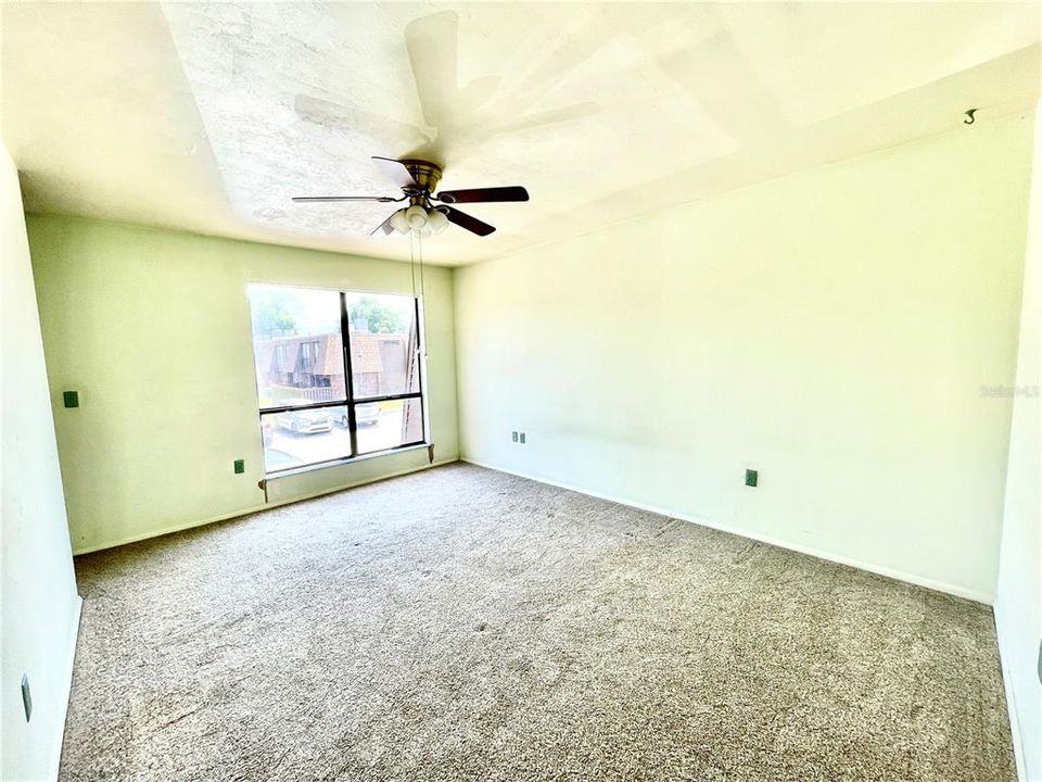 Active With Contract: $164,900 (3 beds, 2 baths, 1482 Square Feet)