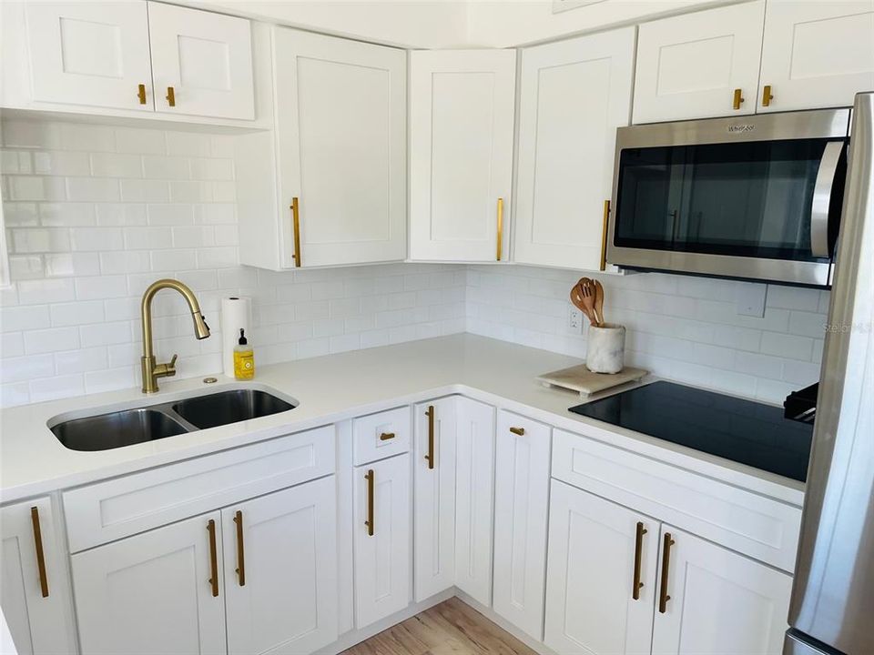 For Sale: $560,000 (3 beds, 1 baths, 2592 Square Feet)