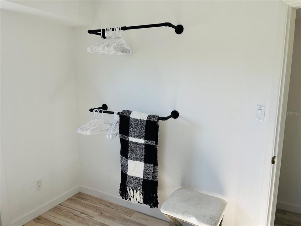 For Sale: $560,000 (3 beds, 1 baths, 2592 Square Feet)