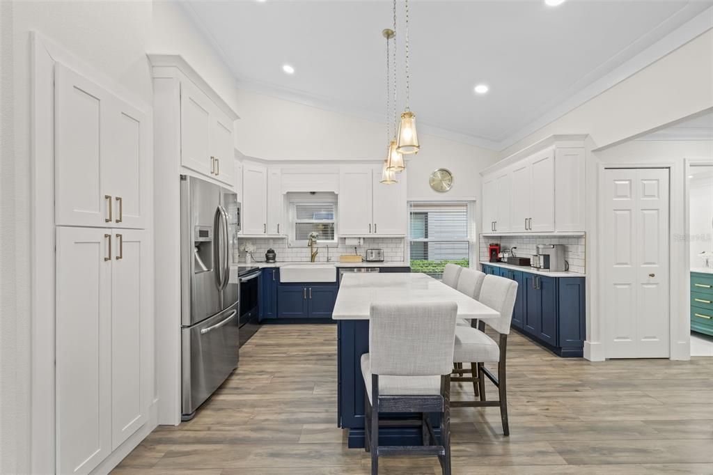 Active With Contract: $499,900 (3 beds, 2 baths, 1600 Square Feet)