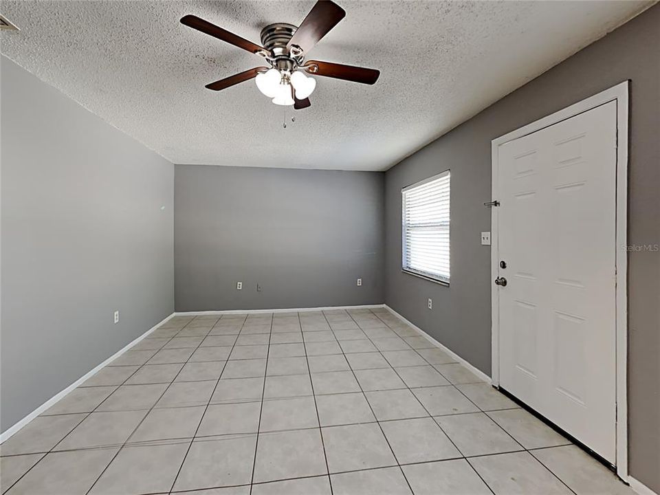 For Rent: $1,399 (2 beds, 1 baths, 1748 Square Feet)