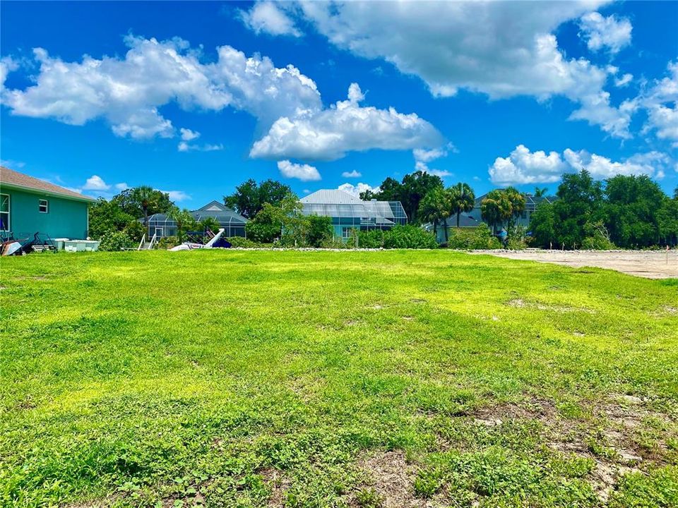 Vendido Recientemente: $350,000 (0.21 acres)