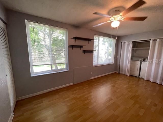 Active With Contract: $1,400 (2 beds, 2 baths, 1100 Square Feet)