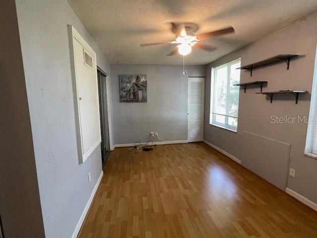 Active With Contract: $1,400 (2 beds, 2 baths, 1100 Square Feet)