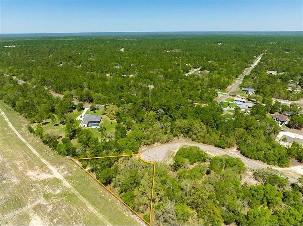 На продажу: $13,900 (0.37 acres)