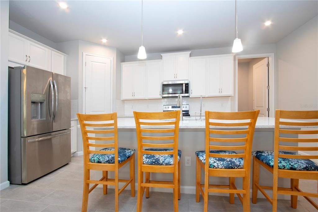 Kitchen Island Breakfast Bar