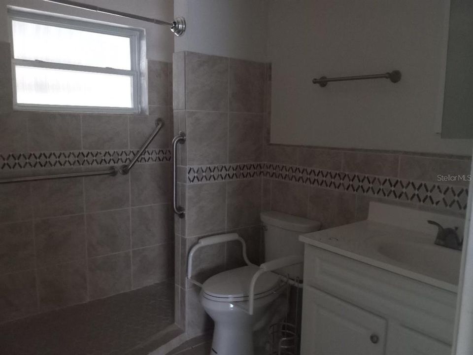 For Sale: $139,000 (2 beds, 1 baths, 900 Square Feet)