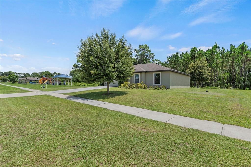 Active With Contract: $290,000 (3 beds, 2 baths, 1264 Square Feet)