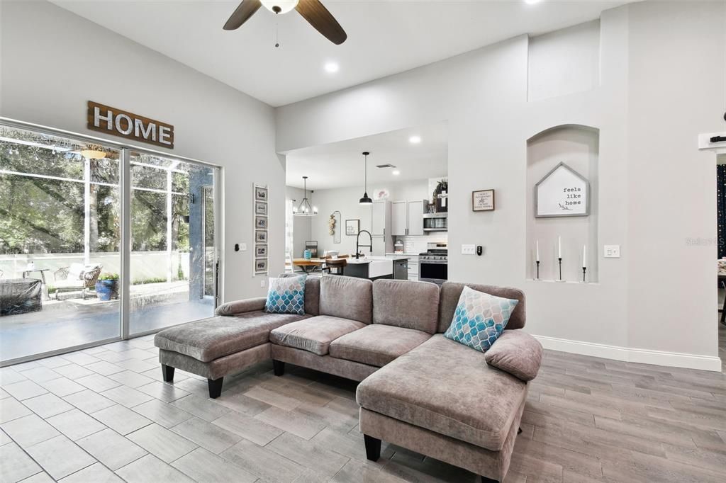 Active With Contract: $535,000 (4 beds, 3 baths, 2600 Square Feet)