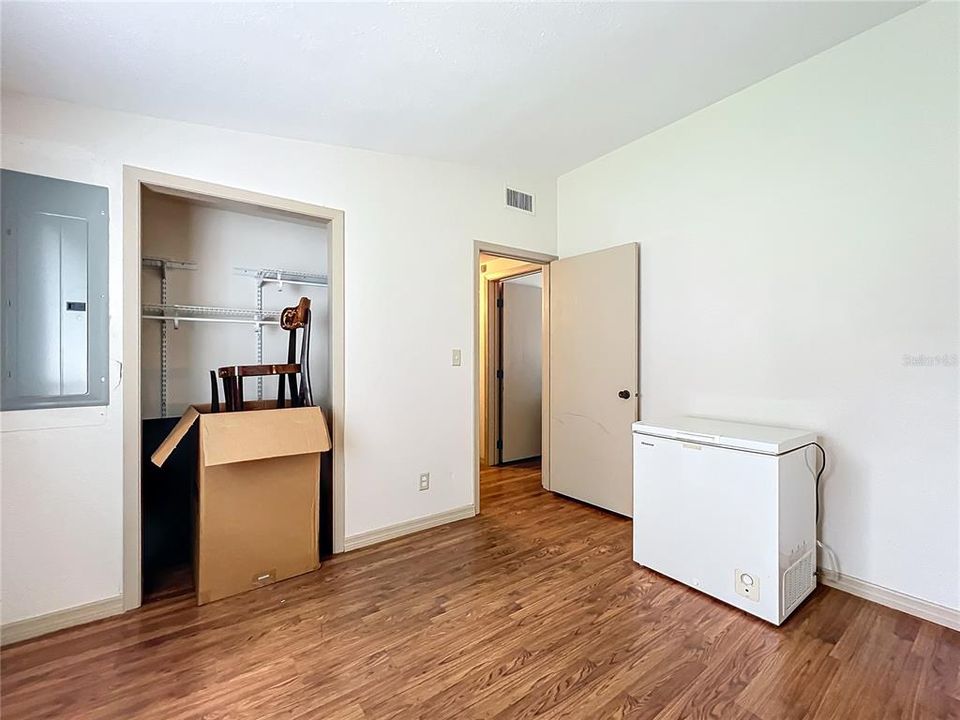 For Sale: $240,000 (3 beds, 2 baths, 1360 Square Feet)