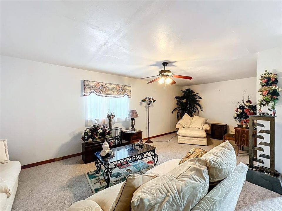 For Sale: $240,000 (3 beds, 2 baths, 1360 Square Feet)