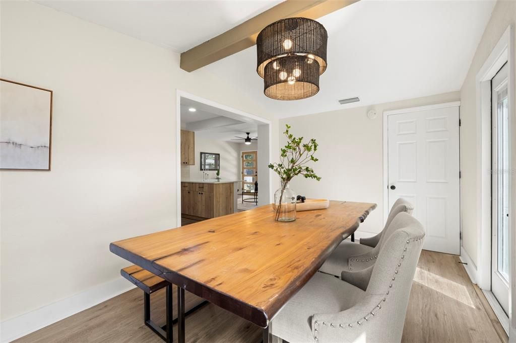 For Sale: $449,900 (3 beds, 2 baths, 1279 Square Feet)