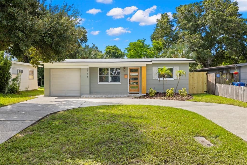 For Sale: $449,900 (3 beds, 2 baths, 1279 Square Feet)