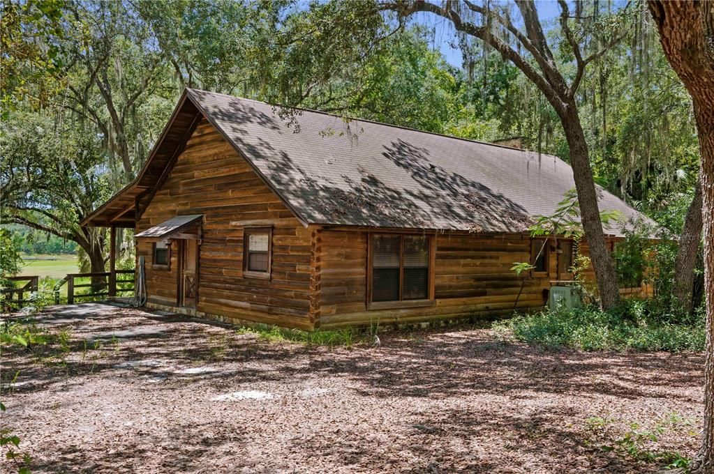 Active With Contract: $395,000 (2 beds, 2 baths, 1500 Square Feet)