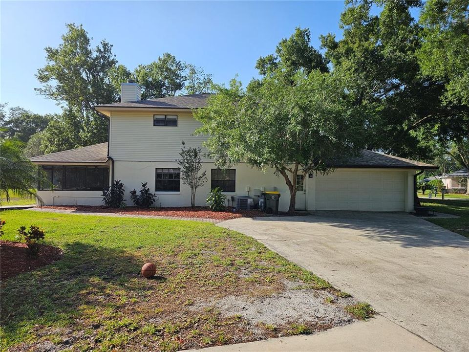 Active With Contract: $309,900 (4 beds, 2 baths, 2324 Square Feet)