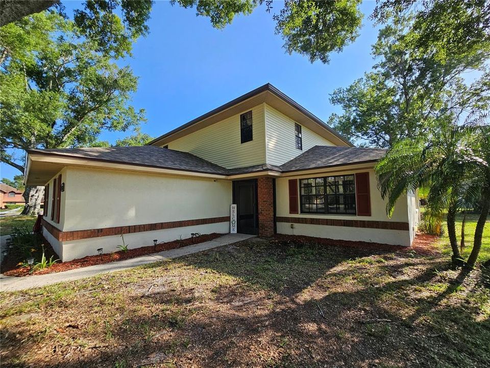 Active With Contract: $309,900 (4 beds, 2 baths, 2324 Square Feet)