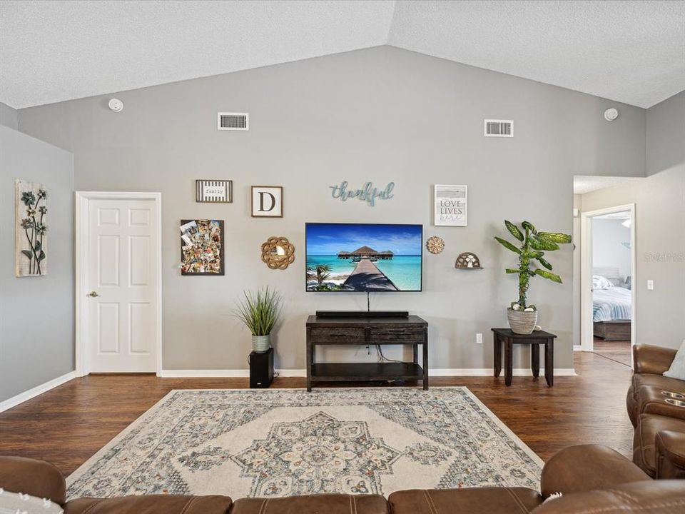 Active With Contract: $409,900 (2 beds, 2 baths, 1903 Square Feet)