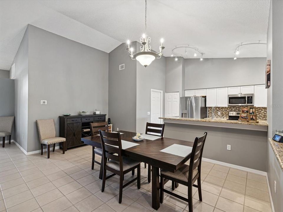 Active With Contract: $409,900 (2 beds, 2 baths, 1903 Square Feet)