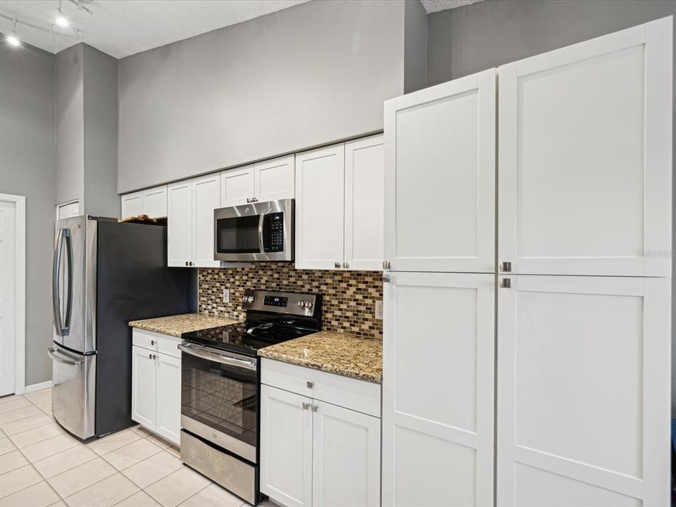 Active With Contract: $409,900 (2 beds, 2 baths, 1903 Square Feet)